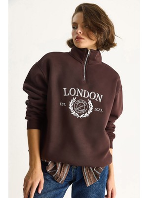 Kadın London Işlemeli Dik Yaka Fermuar Detaylı Şardonlu Oversize Sweatshirt