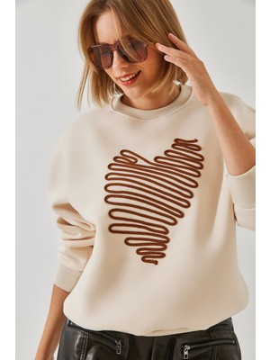 Kadın Kalp Nakışlı Sweatshirt