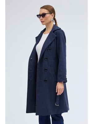 Aksesuar Detaylı Kaşe Kaban Kemerli