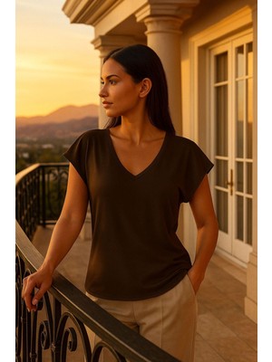 Kadın Kahverengi Viskon Ön Arka V Yakalı T-Shirt Yarasa Kol Relaxed Bluz