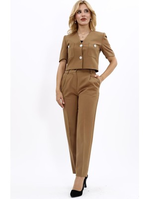  Kısa Kollu Yakasız Mini Ceket & Pileli  Boru Paça Pantolon Takım-Camel
