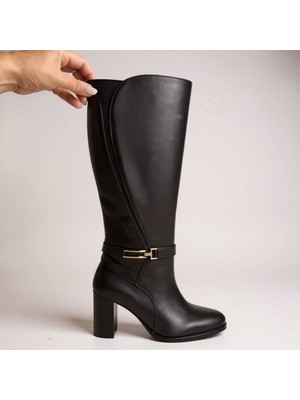 Siyah Deri Lastik Detaylı Tokalı Kadın Kalın Topuklu Çizme