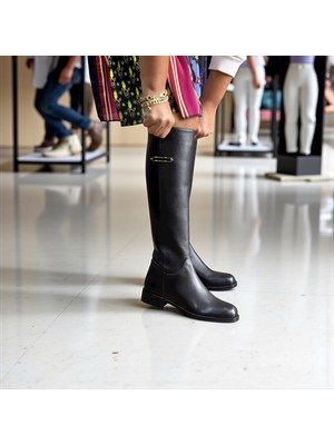 Siyah Deri Diz Altı Tokalı Kadın Içten Fermuarlı Günlük Binici Çizme