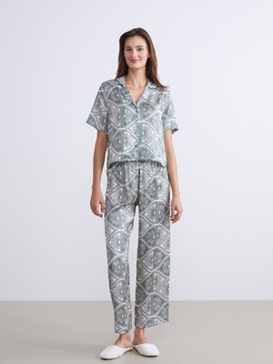 Lc Waikiki Yeni Sezon Gömlek Yaka Desenli Saten Kadın Pijama Takımı