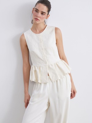 Lc Waikiki Yeni Sezon Bisiklet Yaka Dokulu Fırfırlı Bluz