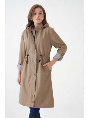 Bej Rüzgar ve Su Geçirmez Çıkarılabilir Kapüşonlu Beli Tünelli Bondit Kumaş Trençkot