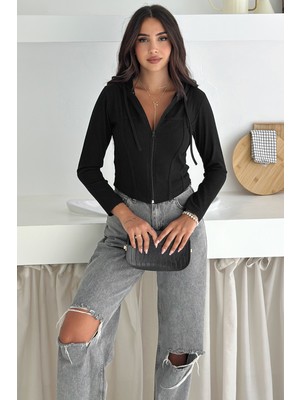 Kadın Fermuarlı Body – Minimal & Şehirli Stil