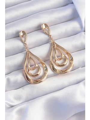 Pirinç Gold Renk Kıvrımlı Damla Görünüm Sallantılı Küpe