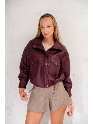 Yanlardan Büzgü Ön Cep Detaylı Oversize Deri Ceket