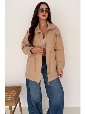 Kadın Bel Büzgülü Düğmeli Ceket – Fonksiyonel & Modern Stil
