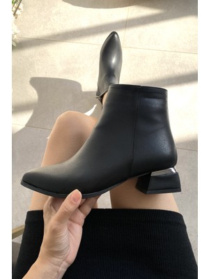 Siyah Cilt 4 cm Kalın Galvaniz Topuklu Şık Günlük Kadın Bot TMD2024800