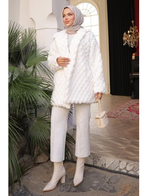 Ekru Yakalı Çift Cepli Kürk Kaban