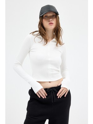 Ekru Yarım Balıkçı Yaka Fermuarlı Body 2447