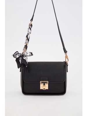 Siyah Fular Bağlama Detaylı Omuz Çantası