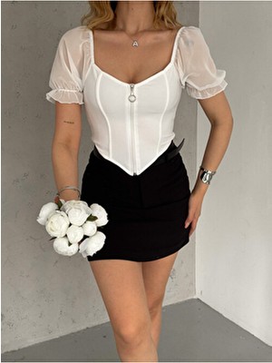 Beyaz Kolu Şifonlu Fermuarlı Kısa Kol Kadın Crop Bluz