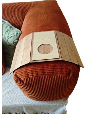 Ahşap Kolçak Organizer Bardaklıklı Kol Dayama – 45X25 cm Mdf – Kaymaz Tabanlı (Siyah-Ahşap / Krem-Ahşap / Tam Ahşap)