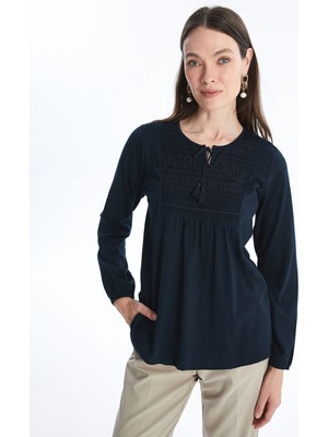 Lc Waikiki Yeni Sezon Bağlamalı Yaka Nakışlı Bluz