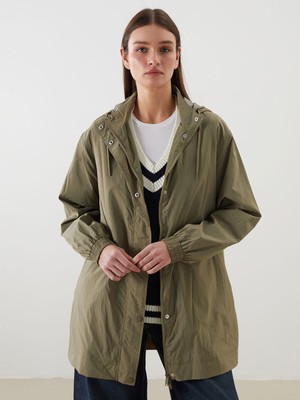 Lc Waikiki Yeni Sezon Kapüşonlu Oversize Kadın Yağmurluk