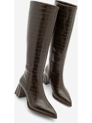 Marjin Kadın Sivri Burun Kalın Topuklu Çizme Alenta Kahve Croco