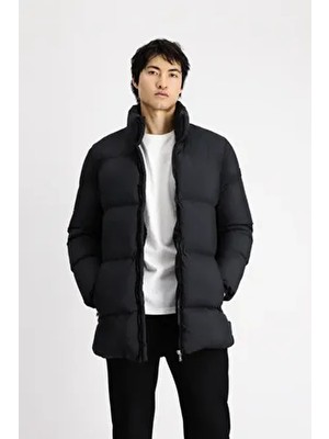 Kiğılı Erkek Spor Şişme Kaban Uzun Kol Dik Yaka Polyester Malzemeden Siyah Düz Desen