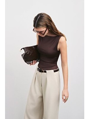 Vatkalı Kayık Yaka Kadın Bluz Slim Fit Polyester Kumaş ile Şık Tasarım
