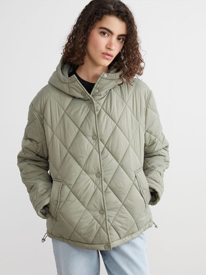 Lc Waikiki Yeni Sezon Kapüşonlu Kapitone Oversize Kadın Şişme Mont