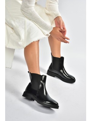 Fox Shoes V312217360 Siyah Rustik Alçak Tabanlı Kadın Bot