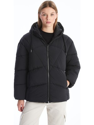Lc Waikiki Yeni Sezon Kapüşonlu Düz Oversize Kadın Şişme Mont