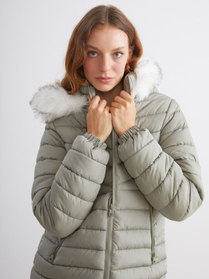 Lc Waikiki Yeni Sezon Kapüşonlu Kadın Şişme Mont