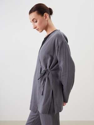 Lc Waikiki Yeni Sezon Kruvaze Yaka Dokulu Yırtmaçlı Kadın Kimono