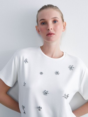 Lc Waikiki Yeni Sezon Bisiklet Yaka Çiçekli Taşlı Kadın Tişört