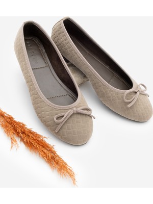 Marjin Kadın Fiyonk Detaylı Günlük Babet Monit Vizon Süet