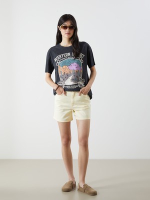 Lc Waikiki Yeni Sezon Bermuda Fit Kadın Jean Şort