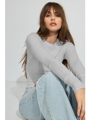 Gri Bisiklet Yaka Slim Fit Kadın Body MG2564