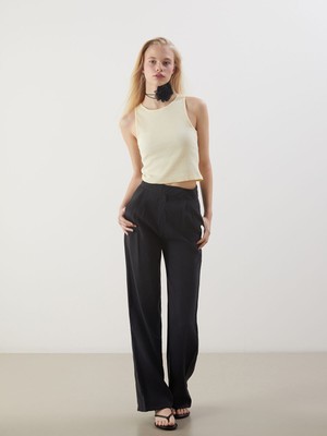 Lc Waikiki Yeni Sezon Standart Fit Kadın Pileli Pantolon