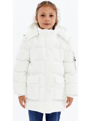 Benitto Kids Kız Çocuk Kalın Kışlık Kapüşonlu Kaban 51349 Beyaz Renkli Fermuarlı ve Çıtçıt Kapatmalı