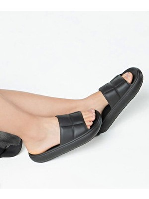 Belirtilmemiş Yaz Sezonuna Uygun Kareli Unisex Slide Bahçe Plaj Terlik Siyah Renk Yumuşak Tabanlı Eva