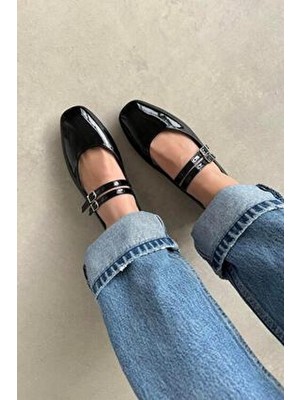 Elvira   Kadın  Kemer  Detay  Rugan  Babet Siyah