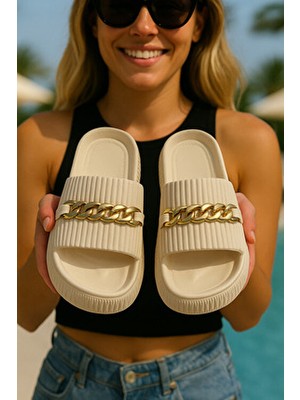 Zincirli Şık Tasarım Önü Açık Plaj Havuz Bahçe Deniz Yazlık Yumuşak Kalın Tabanlı Günlük Terlik