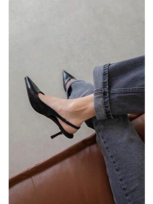 Raye Kadın Topuklu Kırışık Deri Ayakkabı Siyah