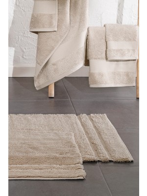 Bej Renkli Yumuşak Banyo Paspası Seti, Konforlu ve Şık Tasarım