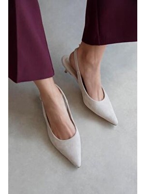 Straswans Cuesta Kadın Topuklu Süet Ayakkabı Bej İnce Topuk ve Neolit Taban ile Şık Tasarım