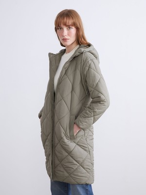 Lc Waikiki Yeni Sezon Kapüşonlu Kapitone Kadın Şişme Mont