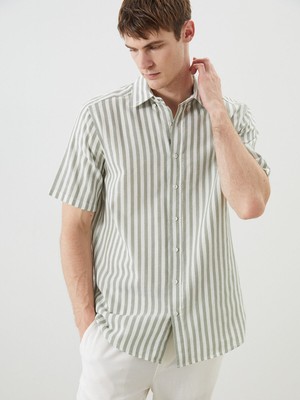 Lc Waikiki Yeni Sezon Regular Fit Kısa Kollu Çizgili Erkek Gömlek