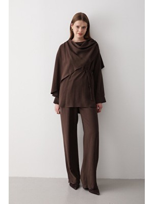Jaste Kadın Drapeli Kuşaklı Bluz & Bol Paça Beli Lastikli Pantolon Takım KAHVERENGİ