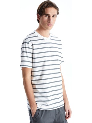 Lc Waikiki Yeni Sezon Bisiklet Yaka Çizgili Penye Erkek Tişört