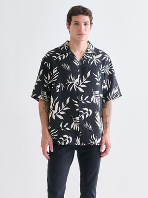 Lc Waikiki Yeni Sezon Rahat Kalıp Resort Yaka Kısa Kollu Desenli Erkek Gömlek