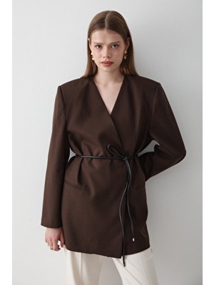 Jaste Kadın Kruvaze Kemer Detaylı Oversize Blazer Ceket
