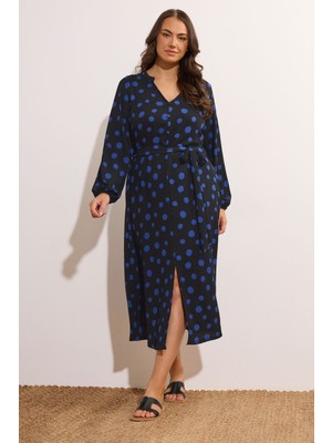 Büyük Beden Uzun Kollu V Yaka Kuşaklı Puantiyeli Uzun Elbise 615816