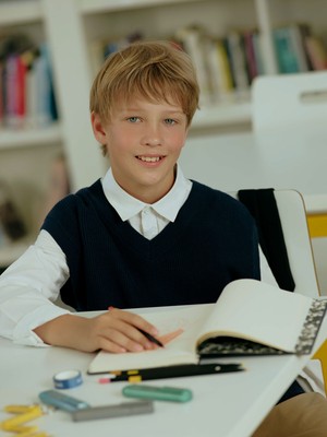 Lc Waikiki Yeni Sezon V Yaka Erkek Çocuk Triko Süveter